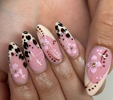 Rainbow Leopard Nails, French Nail Tips, Cool Autumn, Peach Nails, Nails 3d, Leopard Print Nails, Nagel Tips, Fake Nails With Glue, Nail Forms