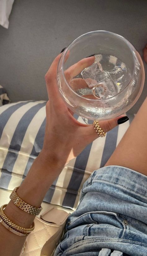 Ways To Stay Hydrated, Balenciaga Motorcycle Bag, Bracelet Outfit, Rule Of Thumb, Super Nails, Beating Heart, Italian Summer, Happy Summer, Old Money Aesthetic