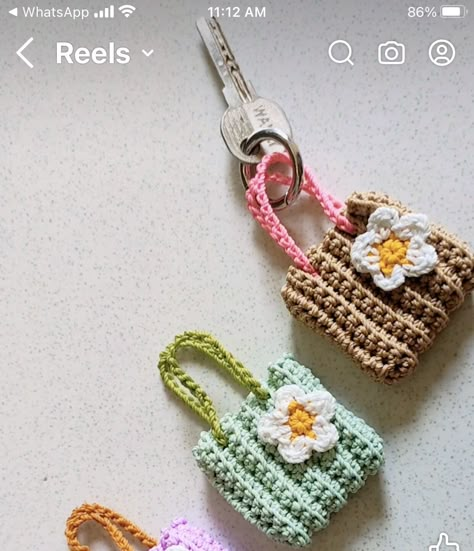 Crochet Keychains, Mini Crochet, Kawaii Crochet, Crochet Handbags Patterns, Flower Crochet, Crochet Keychain, Cute Keychain, Journal Design, Crochet Handbags