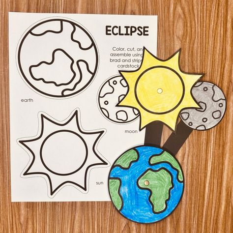 Eclipse Craft - Simply Kinder Plus Solar Eclipse Craft, Eclipse Crafts, Eclipse Craft, Solar Eclipse Model, Solar Eclipse Activity, Silly Sentences, Decodable Readers, Eclipse Solar, Name Crafts