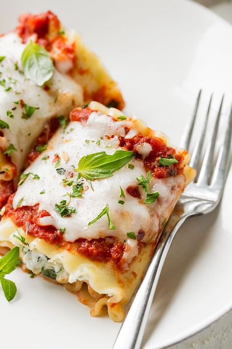 Lasagna Roll Ups recipe. Lasagna Roll Ups Without Ricotta, Lasagna Spinach, Lasagne Roll Ups, Spinach Roll Ups, Mushrooms Roasted, Cheesy Lasagna, Lasagna Roll Ups, Beef Lasagna, Lasagna Roll