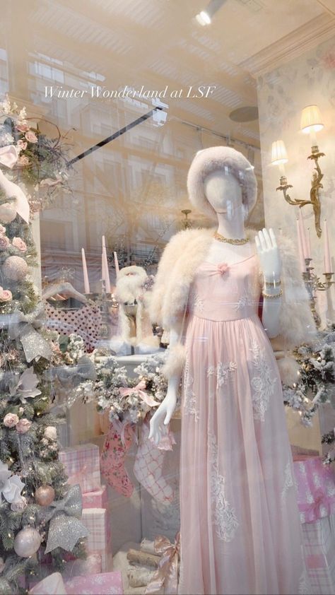 Winter Pastel Aesthetic, Loveshackfancy Christmas, Pinkmas Aesthetic, Winter Princess, Pink Xmas, Snow Princess, Winter Fairy, Princess Core, Pink Winter