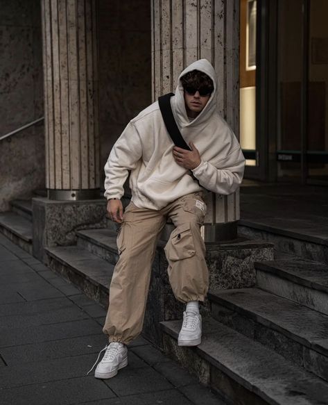 Cream Hoodie Outfit Men, Beige Hoodie Outfit Men, Men Beige Outfit, Cream Hoodie Outfit, Beige Hoodie Outfit, Beige Outfit Men, Clothing Styles Men, Monochrome Outfit Men, Hoddies Outfits Men