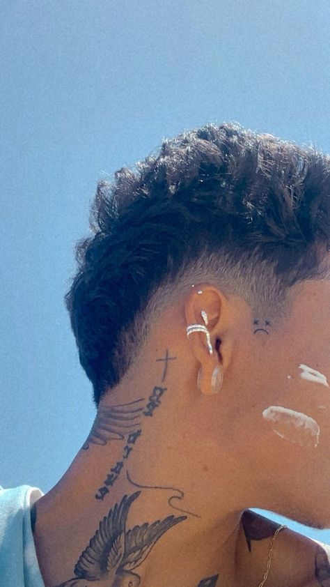 Fade Haircut Men's Black Dreads, Taper Fade Haircut Curly Hair, Mens Neck Tattoos, Curly Fade, Fade Haircut Curly Hair, Mullet Fade, Curly Hair Fade, Mens Haircuts Short Hair, Men Haircut Curly Hair