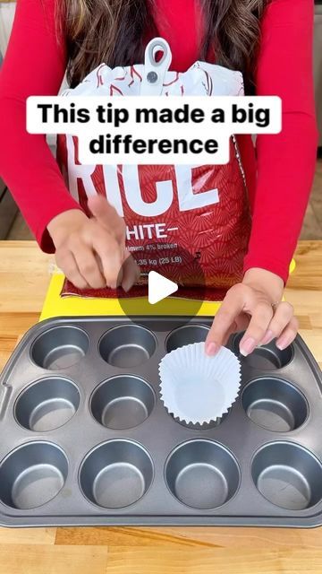 Liz & Jeff on Instagram: "Add rice under muffin wrappers #rice #baking #muffins #cookingtips" Kitchen Hacks Cooking, Kitchen Hacks Food, Cooking Tips And Tricks, Amazing Food Hacks, Baking Secrets, Baking Hacks, Instagram Recipes, Dry Rice, Make Banana Bread