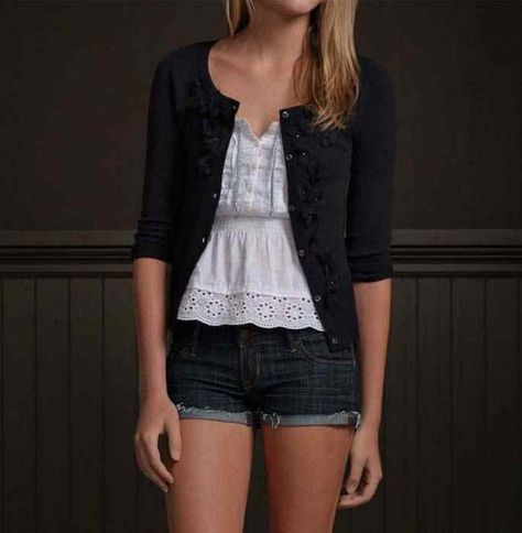 Hollister outfit Old Hollister, Hollister Aesthetic, Hollister Outfit, Lottie Moon, Hollister Outfits, Malaga Beach, 2010s Tumblr, School Outfits Comfy, Hollister Clothes