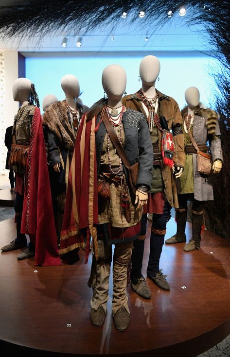 NEW HQ Pics of The Cast of Outlander at the Season 4 Costume Exhibit | Outlander Online Nolite Te Bastardes Carborundorum, Terry Dresbach, Woodland Indians, Outlander Costumes, Eastern Woodlands, Native American Regalia, Native American Warrior, Native American Clothing, Scottish Culture