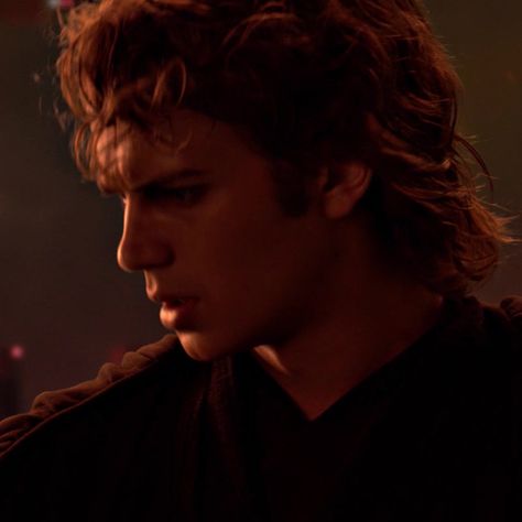 Anakin Skywalker Darth Vader, Anakin Vader, Star Wars Gif, Revenge Of The Sith, In The Pale Moonlight, Anakin And Padme, Star Wars Anakin, The Sith, Hayden Christensen