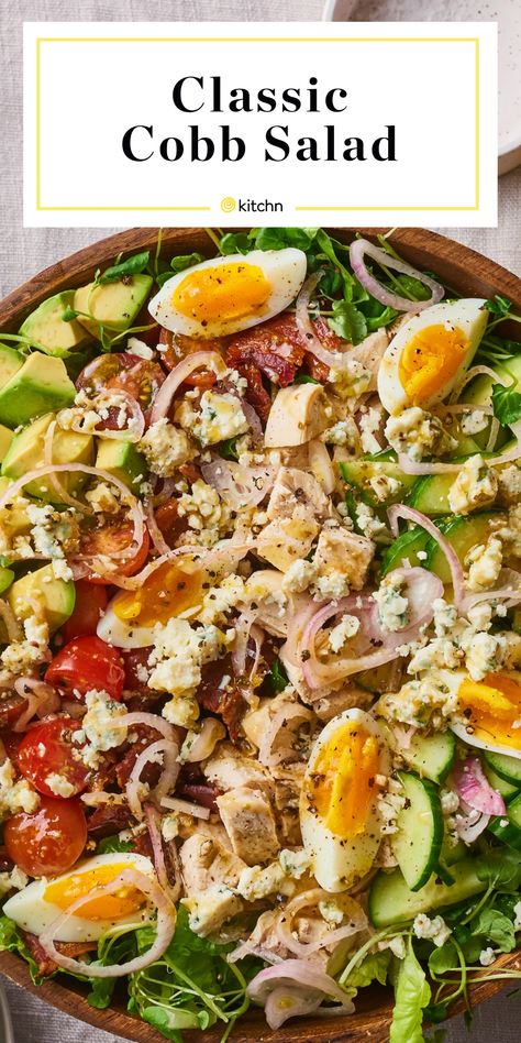 Classic Cobb Salad Recipe, Chopped Cobb Salad, Cob Salad, Classic Cobb Salad, Salad At Home, Cobb Salad Recipe, Simple Vinaigrette, Hard Cooked Eggs, Romaine Lettuce Salad