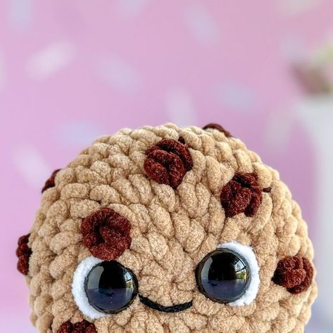 Amigurumi Crochet Patterns by Anna on Instagram: "These Crochet Mini Chocolate Chip Cookies are so sweet! Tester call coming soon!! 🍪🧶  #chocolatechipcookies #crochetcookie #amigurumiplush #comingsoon #newpattern" Crochet Chocolate Chip Cookie Pattern, Cookie Crochet Pattern, Crochet Cookies, Mini Chocolate Chip Cookies, Plushie Crochet, Mini Chocolate Chips, So Sweet, Amigurumi Crochet, Crochet Ideas