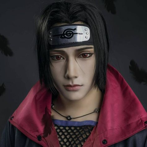 Uchiha Itachi from Naruto 🦅 cosplayed by  NekoX_猫玄 半次元 ~.~ Itachi Makeup, Uchiha Itachi, Cosplay Makeup, Naruto And Sasuke, Costume Makeup, Itachi Uchiha, Anime Naruto, Halloween Party, Halloween Face Makeup