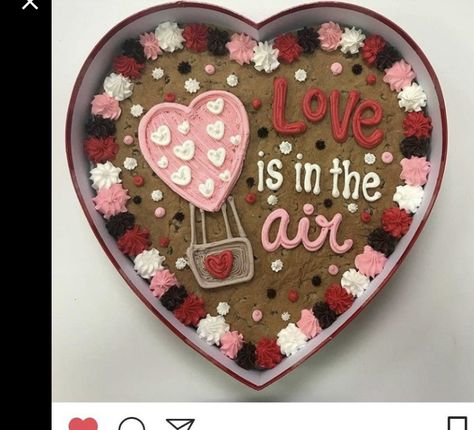 Cookie Cakes Valentines Day, Valentine’s Day Cookie Cake Design, Valentine’s Day Cookie Cake Ideas, Cookie Cake Valentines Day, Valentine Cookie Cake, Valentine’s Day Cookie Cake, Valentine Cake Designs Simple, Valentines Bakes, Mini Valentine Cakes