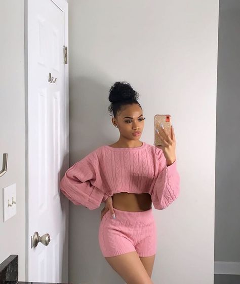 Lounge Wear Aesthetic, Cleopatra Dues, Feminine Loungewear, Girls Loungewear, Fashion Teenage Girls, Loungewear Outfits, Boujee Outfits, Corporate Attire, Mama Style