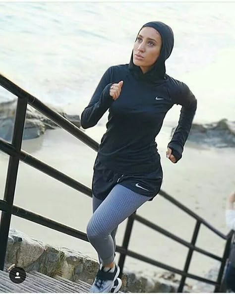 Pinterest: @mariem Islamic Workout Clothes, Modest Sportswear Workout Outfits, Sports Hijab Outfit, Hijabi Running Outfit, Modest Running Outfits For Women, Muslim Workout Outfit, Muslim Gym Outfit, Hijab Running Outfit, Hijabi Gym Outfits