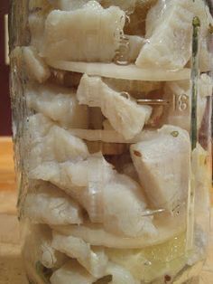 Pickled Fish Recipe Homemade, Pickled Northern Pike Recipe, Pickled Seafood, Northern Pike Recipe, Pickled Herring Recipe, Pike Recipes, Pickled Fish Recipe, Fish Dishes Recipes, Pickled Meat