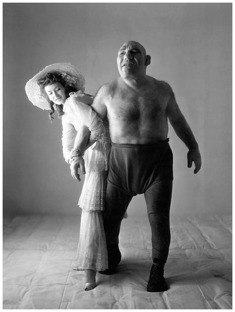 THE FRENCH ANGEL - Maurice Tillet Maurice Tillet, Weird History Facts, Drone Logo, Human Oddities, Rare Historical Photos, Rocky Balboa, Weird World, Shrek, History Facts