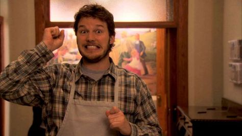 The character of Andy Dwyer was only ever supposed to be a guest starring, six or seven episode role, as Ann's jerk boyfriend. But viewers couldn't resist the great Chris Pratt!  Bonus trivia: Pratt's character on Everwood was also only supposed to be a guest star. Parks And Rec Andy, Parks And Recs, Andy Dwyer, Guess The Movie, Parks And Rec, Andy Park, Parks N Rec, Myers Briggs, Chris Pratt