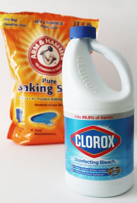 Is it safe to mix baking soda and bleach? Ingredients to avoid with bleach! Baking Soda Cleaner, Grout Stain, Uses Of Baking Soda, Fabric Stain Remover, Cleaning With Bleach, Best Cleaning Hacks, Clean Your Washing Machine, Natural Cleaning Solutions, Turmeric Vitamins