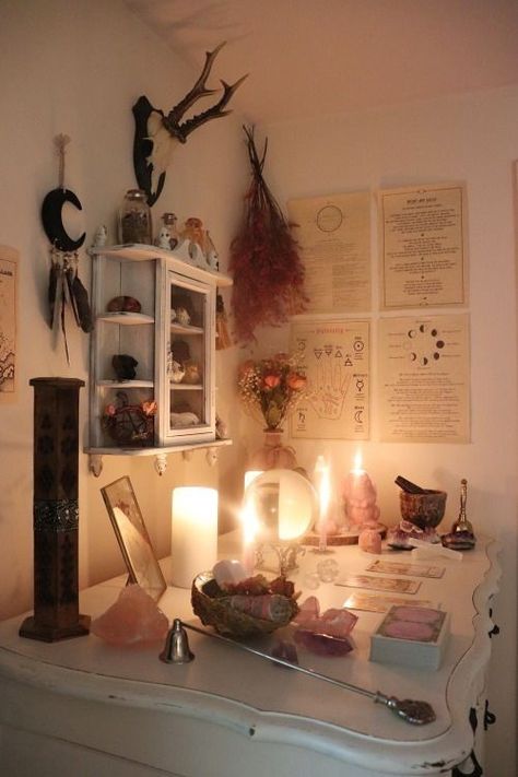 Spiritual Altar Ideas, Altar Ideas Sacred Space, Mabon Altar, Altar Setup, Hex The Patriarchy, Spiritual Room, Spiritual Altar, Witchy Room, Witchcraft Altar