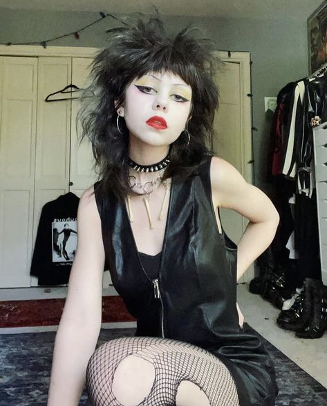 80s Goth Style, Bat Nest Hair, New Wave Hair, Goth Haircut, 80s Hair Punk, Goth Mullet, 80s Goth Hair, Goth Fluffy Hair, 80s Goth Hairstyles