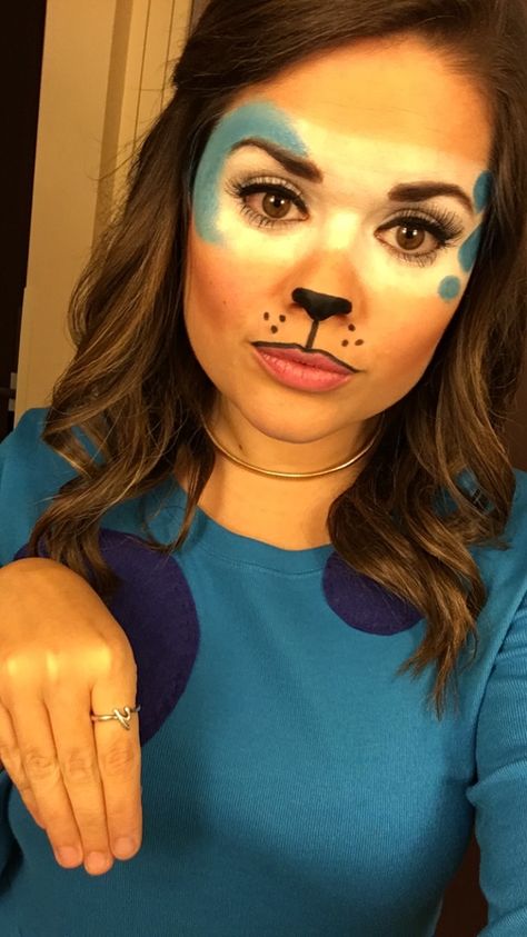 Blues Clues Halloween makeup Blues Clues Halloween, Blues Clues Costume, Clue Costume, Costume Duo, Halloween Outside, Makeup For Moms, Halloween Arts And Crafts, Duo Halloween Costumes, Face Painting Halloween