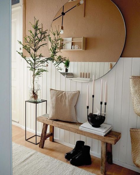 Scandinavian Style Home, Entryway Mirror, Home Entrance Decor, Entrance Decor, Scandinavian Interior, House Entrance, Hallway Decorating, Interior Inspo, Entryway Decor