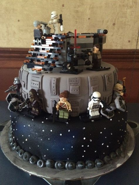 Starwars Cakes Birthday, Star Wars Cakes, Lego Star Wars Cake Ideas, Star Wars Jedi Birthday Cake, Star Wars Cake Easy, Star Wars Cake 40th Birthday, Lego Starwars Cake, Lego Star Wars Cake, Star Wars Lego