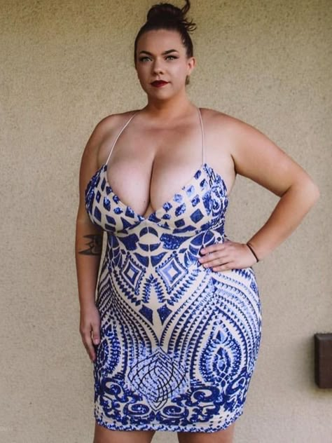 Picture of Ashleigh Dunn Busty Fashion, Big Things, Plus Size Models, Beautiful Curves, Curvy Girl Fashion, Curvy Fashion, Plus Size Fashion, A Woman, Girl Fashion