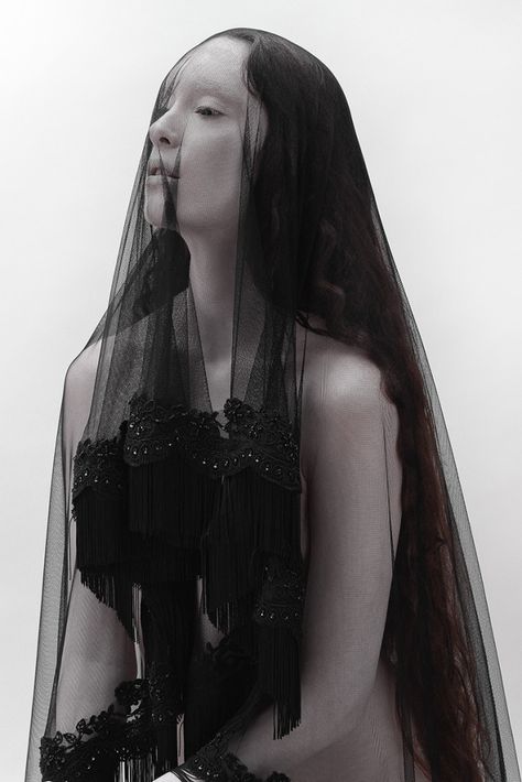 beautiful savage Under The Veil, Yennefer Of Vengerberg, Haruki Murakami, Vintage Horror, Black Veil, Dark Photography, Dark Beauty, Dark Fashion, Halloween Ideas