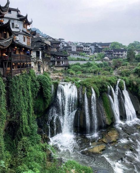 Chinese Environment, Ancient Buildings Architecture, Ancient Korea, Ancient Chinese Architecture, Night Street, Night Walk, Chinese Architecture, Landscape Scenery, China Travel