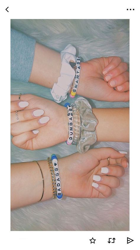 Cute & Creative Birthday Gift Ideas For Best Friend Letter Bracelet Beads, Beads Letters, Vsco Bracelets, Pony Bead Bracelets, Cute Friendship Bracelets, Bff Bracelets, Homemade Bracelets, Best Friend Bracelets, Cute Friendship