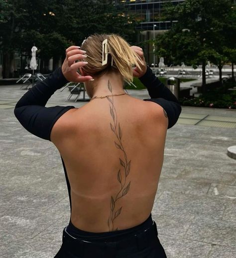 Leave Spine Tattoo, Delicate Vines Tattoo, Red Back Tattoos Spine Flowers, Leaves Spine Tattoos For Women, Vine Down Spine Tattoo, Vine Back Tattoo Spine, Vines Down Spine Tattoo, Vines Hand Tattoos For Women, Vine On Spine Tattoo