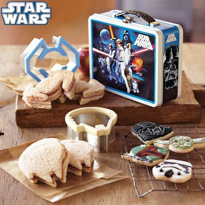 Star Wars Food Ideas, Star Wars Lunch, Dark Vader, Star Wars Cookies, Star Wars Food, Sandwich Cookie, Dark Vador, Star Wars Love, The Force Is Strong