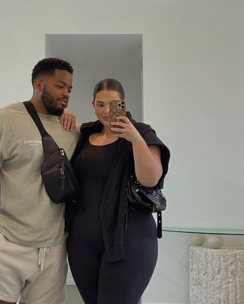 Emma Arletta Outfits, Chubby Boyfriend, Soulmate Energy, Plus Size Couples, Hard Launch, Couple Outfits Matching, Pluse Size, Mother Daughter Fashion, Mixed Couples