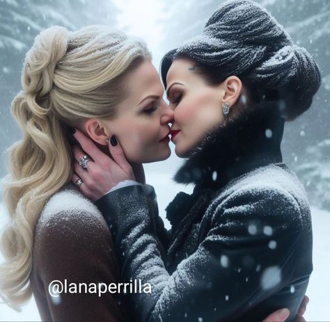 Swanqueen Kiss, Regina And Emma, Carrie Underwood Photos, Dove Pictures, Beautiful Teeth, Swan Queen, Regina Mills, Lgbt Love, Emma Swan