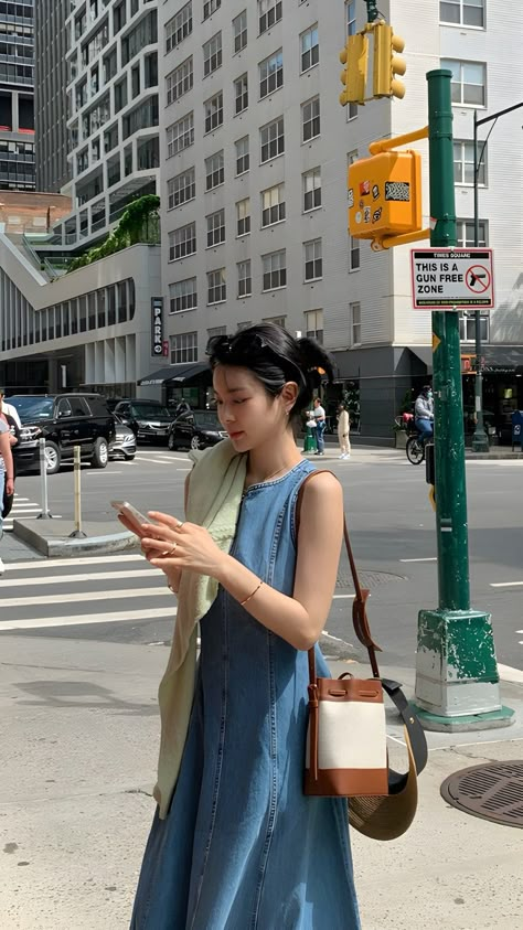 Summer Strike Outfit, 155cm Outfit, Outfits Cafe, Summer Aesthetic Vibes, Cafe Dress, Minimalist Summer, 사진 촬영 포즈, Spring Dresses Casual, Aesthetic Vibes