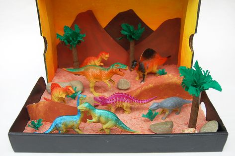 Dinosaur Diorama | Kids' Crafts | Fun Craft Ideas | FirstPalette.com Dinosaur School Project, Dino Diorama, Dinosaur Diorama, Dinosaur Small World, Dino Craft, Triassic Period, Diorama Kids, Dinosaur Craft, Paper Dinosaur