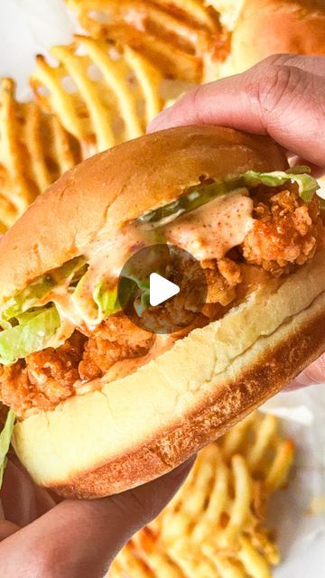 Chicken Breast Sandwich Recipes, Chicken Bacon Recipes, Chicken Breast Sandwich, Crispy Chicken Sandwich, Chicken Crisps, Pregnancy Eating, Crispy Chicken Sandwiches, Habanero Sauce, Sandwhich Recipes