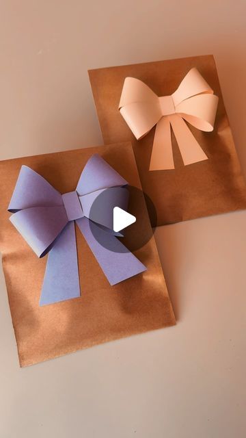 Gamze Sankaya on Instagram: "DIY | Aşırı tatlı hediye paketi fikri 🎀🤍  DIY | Super cute gift wrapping idea 🎀🤍  #diy #diycrafts #kendinyap #kendinyapprojeleri #giftideas #giftpackaging #hediye #hediyepaketi #bow #fiyonk #reklam" Christmas Gift Bags Diy, Cute Gift Wrapping, Gift Bags Diy, Bow Making, Instagram Diy, Christmas Gift Bags, Idea Diy, Cute Gift, How To Make Bows