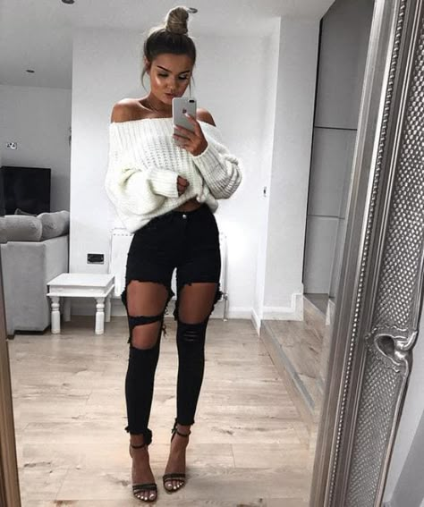 Hot Outfit Ideas, Instagram Baddie, Black Ripped Jeans, Night Out Outfit, Casual Winter Outfits, Hot Outfits, 가을 패션, Looks Style, Outfit Casual