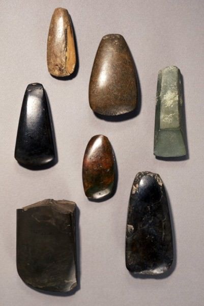 Jomon tools Bronze Age Tools, Place Japan, Jomon Period, Stone Age Tools, Neolithic Period, Arrowheads Artifacts, Ancient Tools, Stone Tools, Flint Knapping