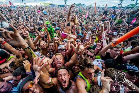 Pic of the crowd @ Veld Music Festival in Toronto Happy New Year India, Happy Kiss Day Wishes, Gorgon City, Steve Angello, Happy Kiss Day, Knife Party, Swedish House Mafia, Music Festival Poster, Happy Children's Day