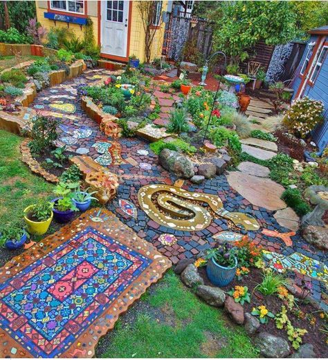 Yard Lots Of Plants, Budget Garden, Fairy Garden Decor, Secret Gardens, Have Inspiration, The Secret Garden, Garden Yard Ideas, Mosaic Garden, Garden Pathway