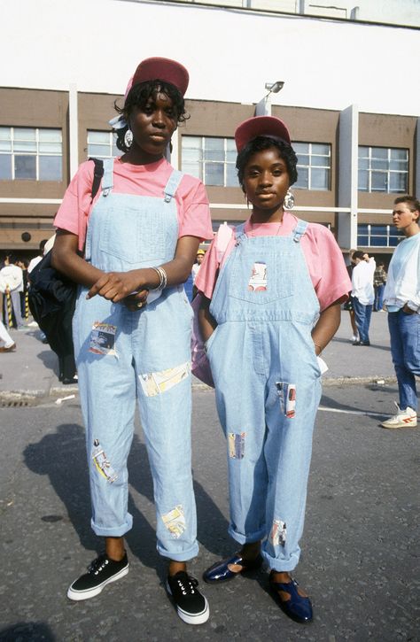 Wembley, 1986 | 28 Stunning Photos Of London Street Style Through The Decades 80s Fashion Black Women, Black 80s Fashion, 80s Trends, 80s Fashion Trends, 80s Look, British Women, Hip Hop Outfits, London Street Style, Looks Black