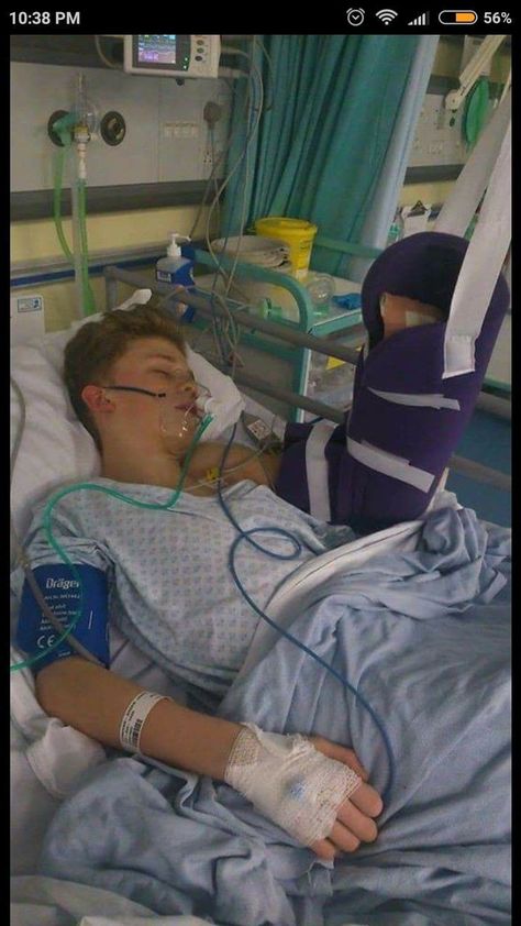 Hospital Relationship, Boyfriend Hospital, Bars And Melody, Hospital Admit Hand Pics, Sick Boy, Hospital Photography, Baby Bar, Hospital Pictures, Dont Touch My Phone Wallpaper