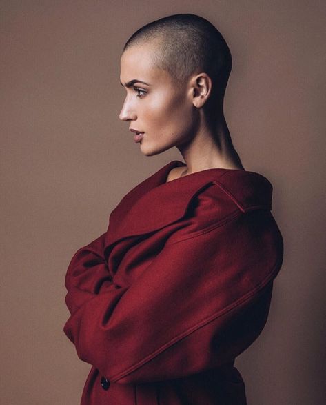 Buzz Cut Women, Girls With Shaved Heads, Bald Head Women, Buzz Cut Hairstyles, Bald Look, Shaved Head Women, Buzzed Hair, Going Bald, Shave My Head