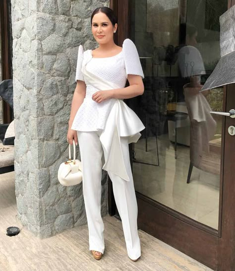 Plus Size Wedding Guest Outfits, Modern Filipiniana Gown, Semi Formal Outfits For Women, Filipiniana Gown, Modern Filipiniana Dress, Filipiniana Wedding, Modern Skirt, Modern Filipiniana, Filipiniana Dress