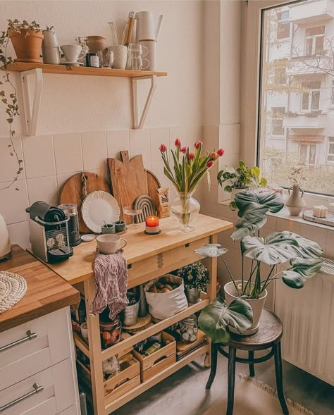 Wooden Shelves Kitchen, Chic Home Design, Modern Home Interior Design, Instagram Coffee, Small Apartment Living Room, Ideas Hogar, Coffee Corner, Apartment Kitchen, Apartment Inspiration