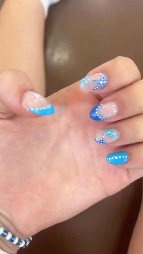 Simple Beach Nail Ideas, Easy Summer Acrylic Nails, Crazy Fun Nail Designs, Nail Inspo To Do At Home, Cute Cruise Nails, Cute Back To School Nails For Teens, Short Tropical Nails, Cute Nails For The Summer, Nail Ideas Preppy