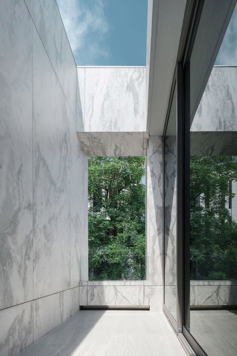 Marble House by Openbox Architects Marble House, Minimal Architecture, Modern Pools, Beautiful Villas, Architect House, Marble Sculpture, Food Court, Modern House Plans, Modern Buildings